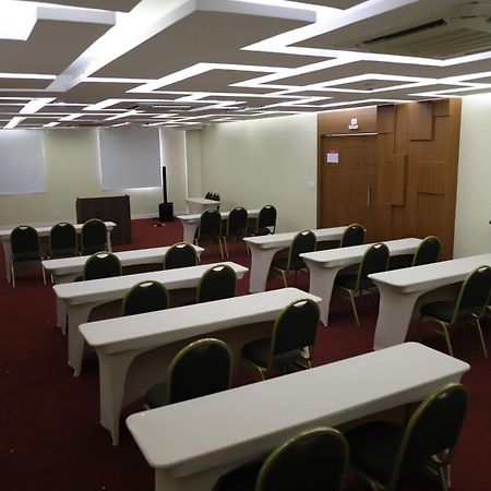 Отель Ramada By Wyndham Manaus Torres Center Экстерьер фото