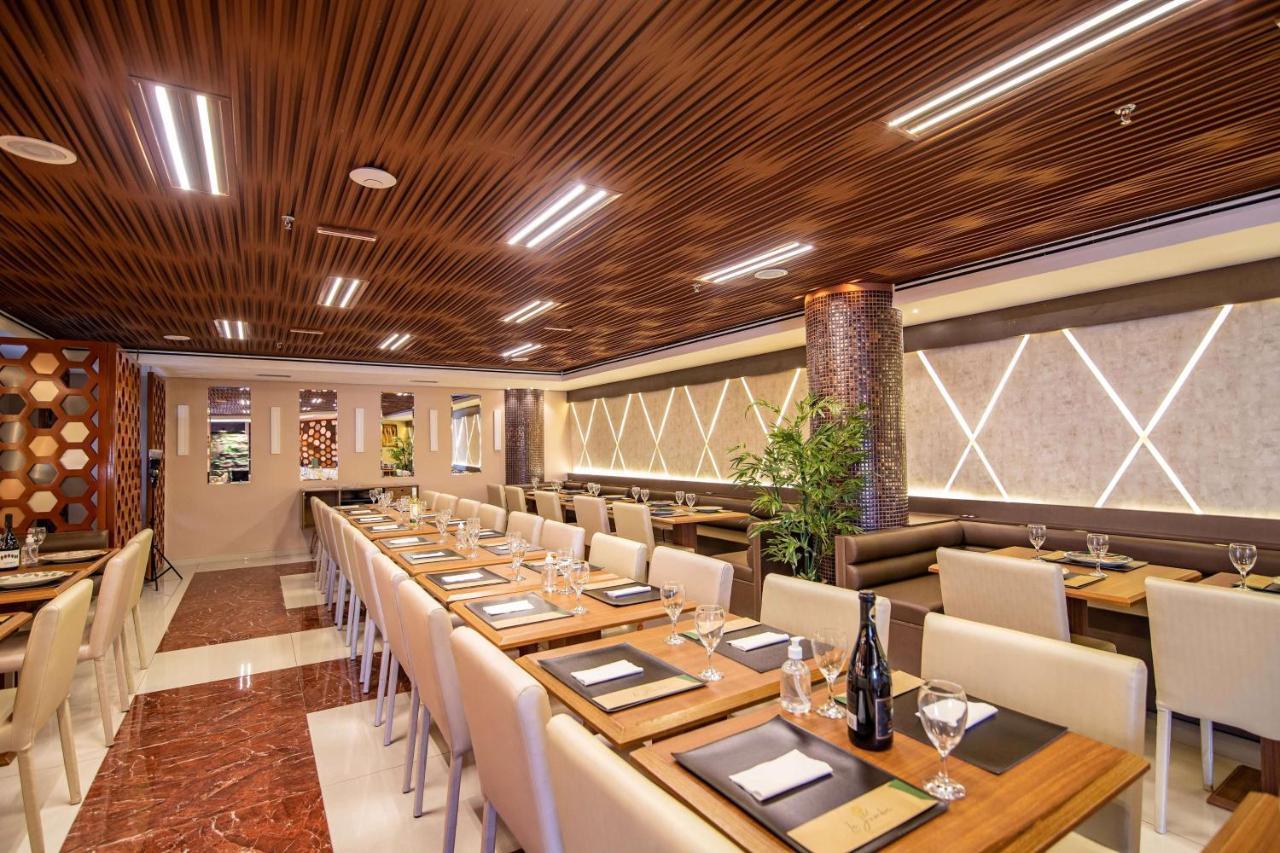 Отель Ramada By Wyndham Manaus Torres Center Экстерьер фото
